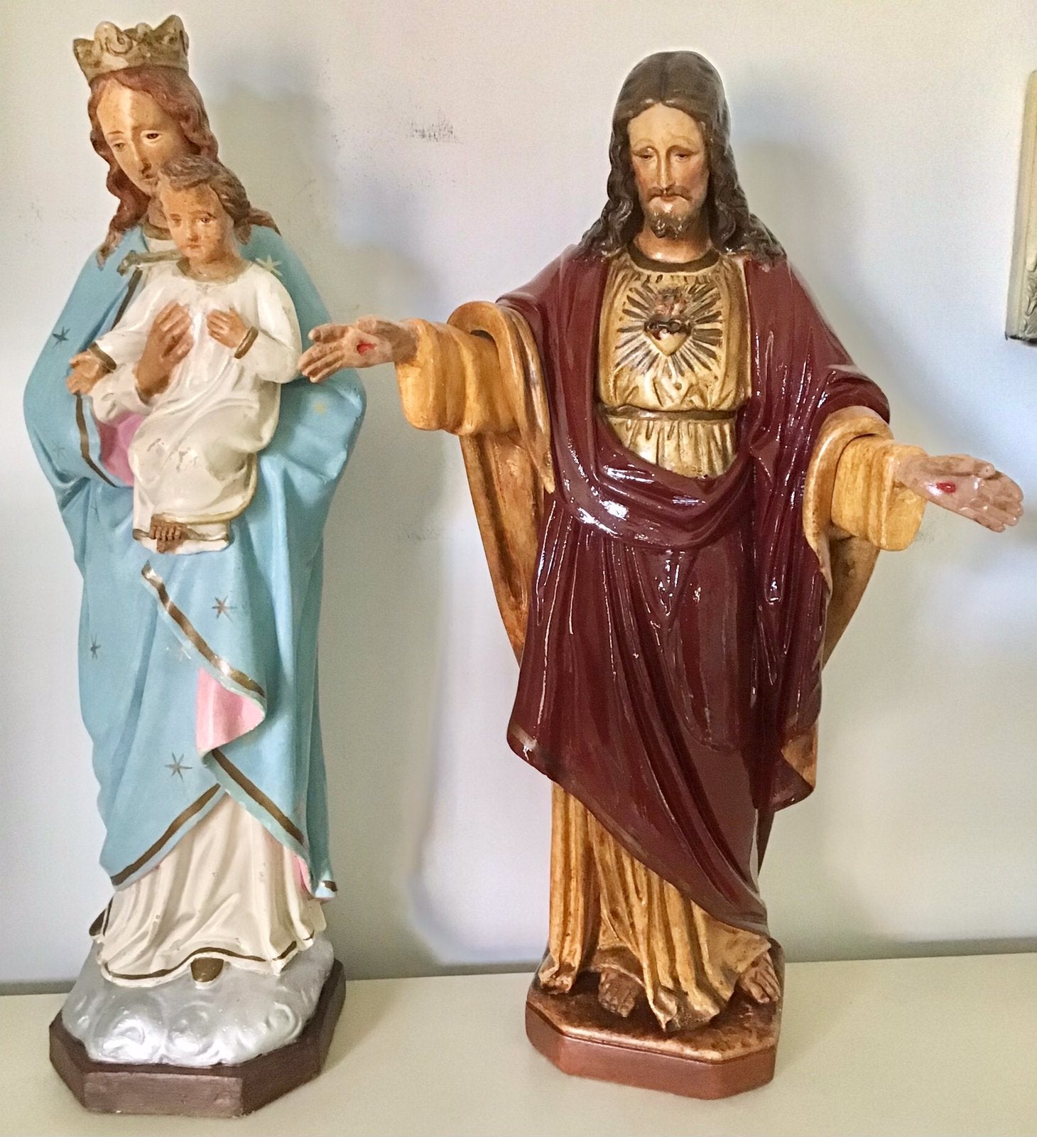 JESUS HEILIG HART BEELD EN EN MARIA MET KINDJE JESUS, Antiek en Kunst, Ophalen of Verzenden