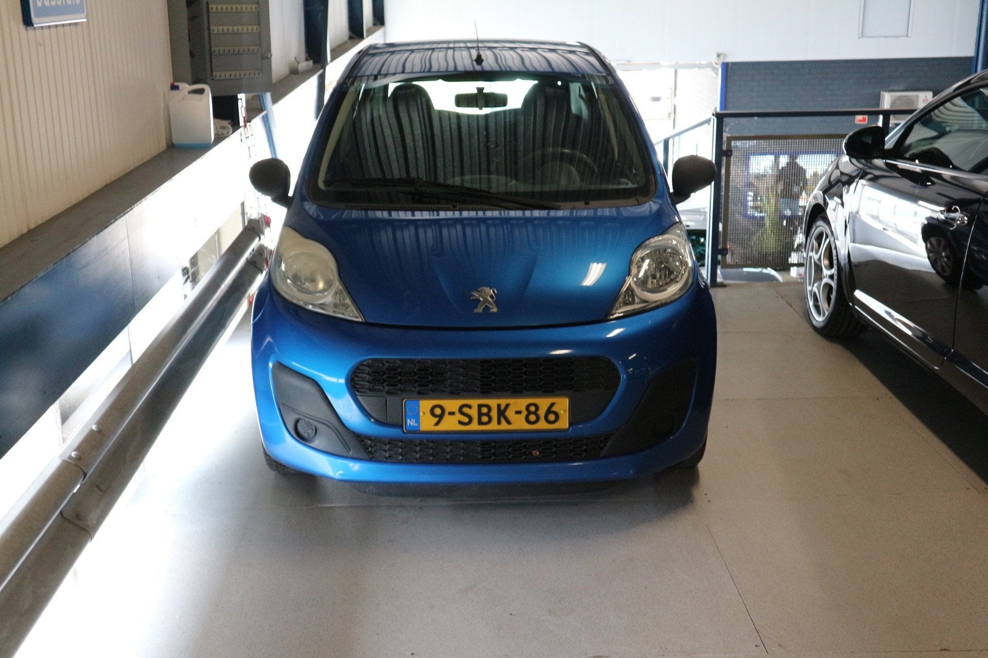 Peugeot 107 1.0 Access Accent / AIRCO / NAP / 5 DRS / LEUKE, Voorwielaandrijving, Euro 5, Gebruikt, Electronic Stability Program (ESP)
