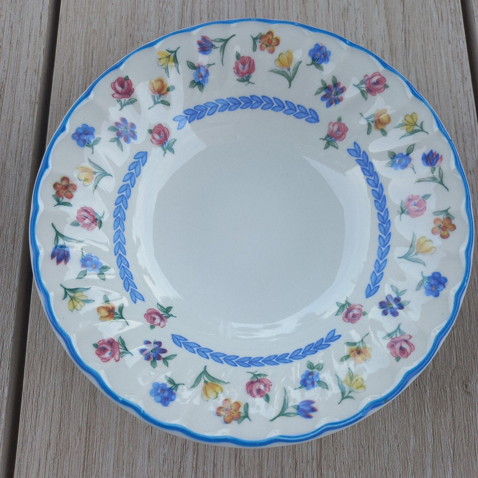 Staffordshire Tableware Rosedale schaal met bloemmotief, Ophalen
