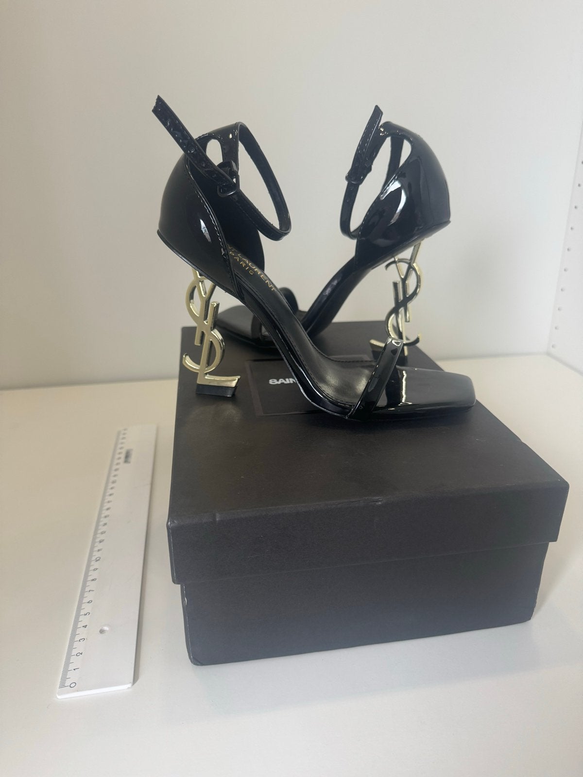 Saint Laurent, YSL hak, Zwart Lakleer Maat 36, Ophalen of Verzenden, Zo goed als nieuw, Zwart, Schoenen met hoge hakken