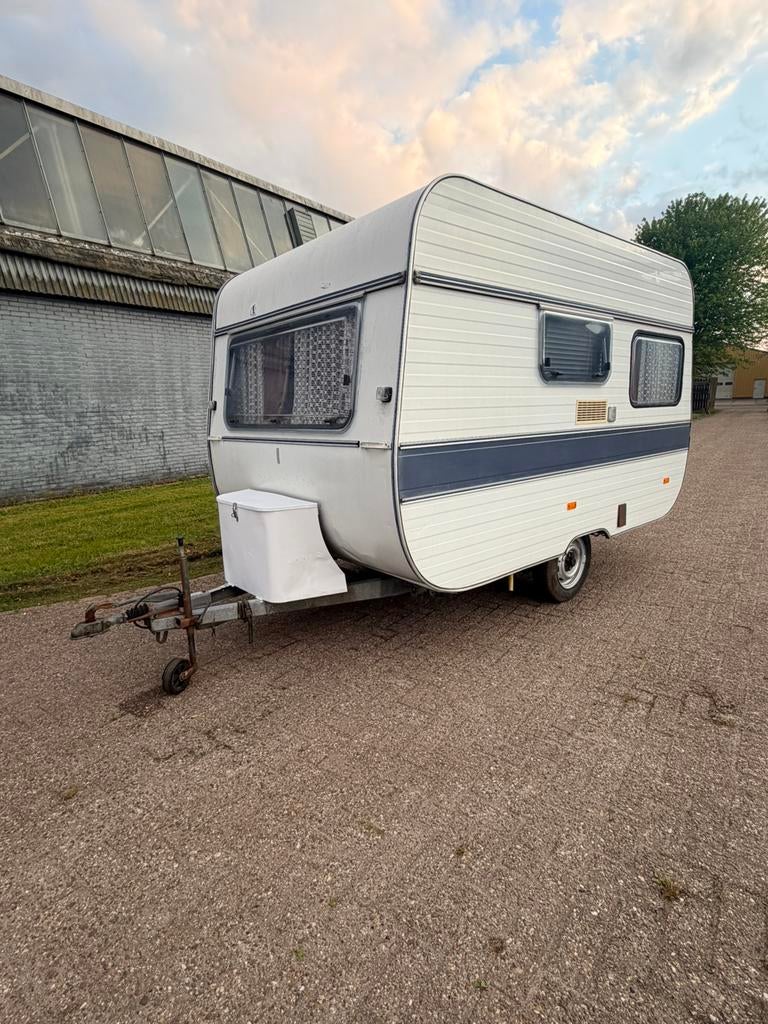 Adria caravan, Caravans en Kamperen, Caravans, Bedrijf, 500 - 750 kg, Adria, Ophalen