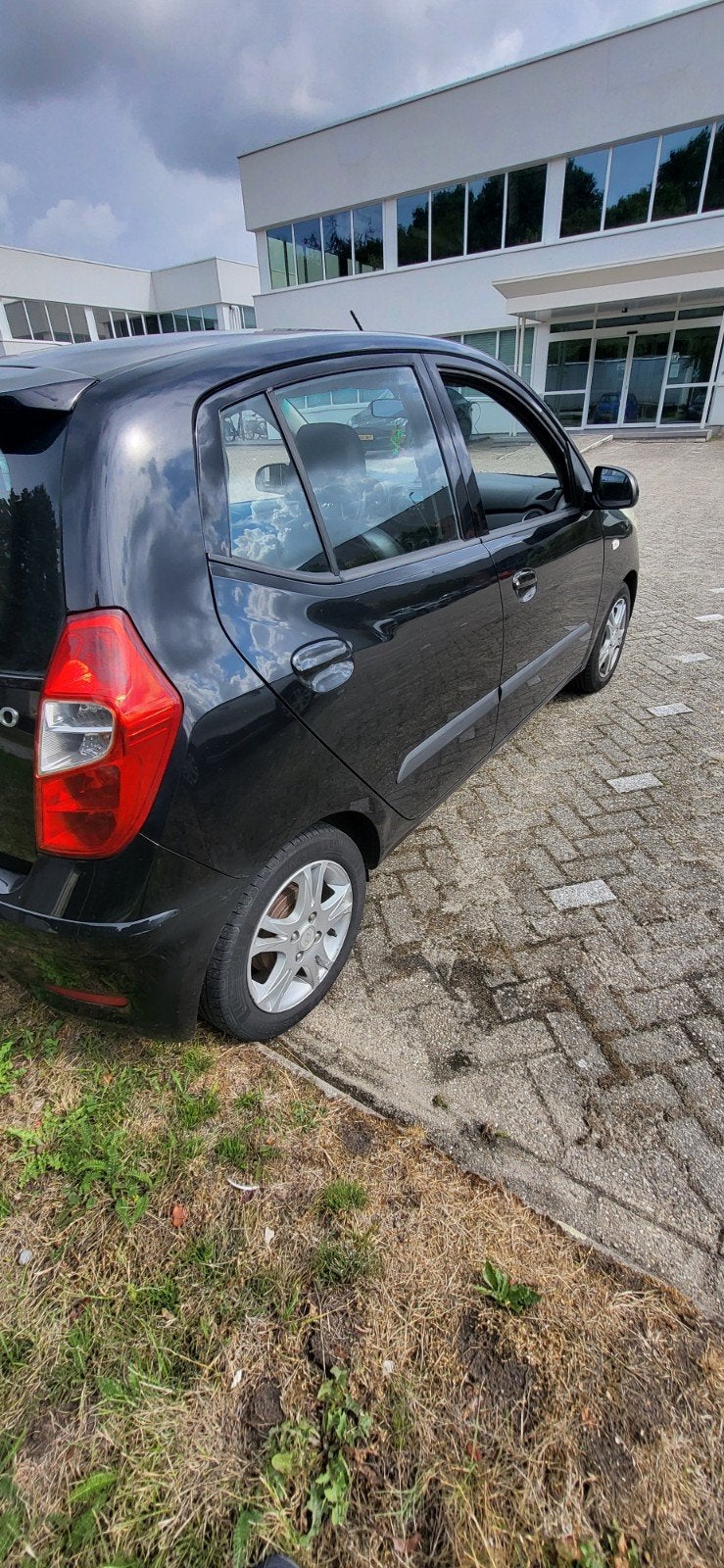 Hyundai i10 1.1 I 5DR 2011 Zwart, Auto's, 880 kg, 4 cilinders, 400 kg, Zwart