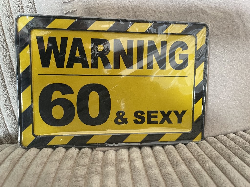 Warning 60 & sexy , metalen giftcard, Ophalen of Verzenden, Www.pand50.nl, Info@pand50.nl, Printer 29B  Coevorden