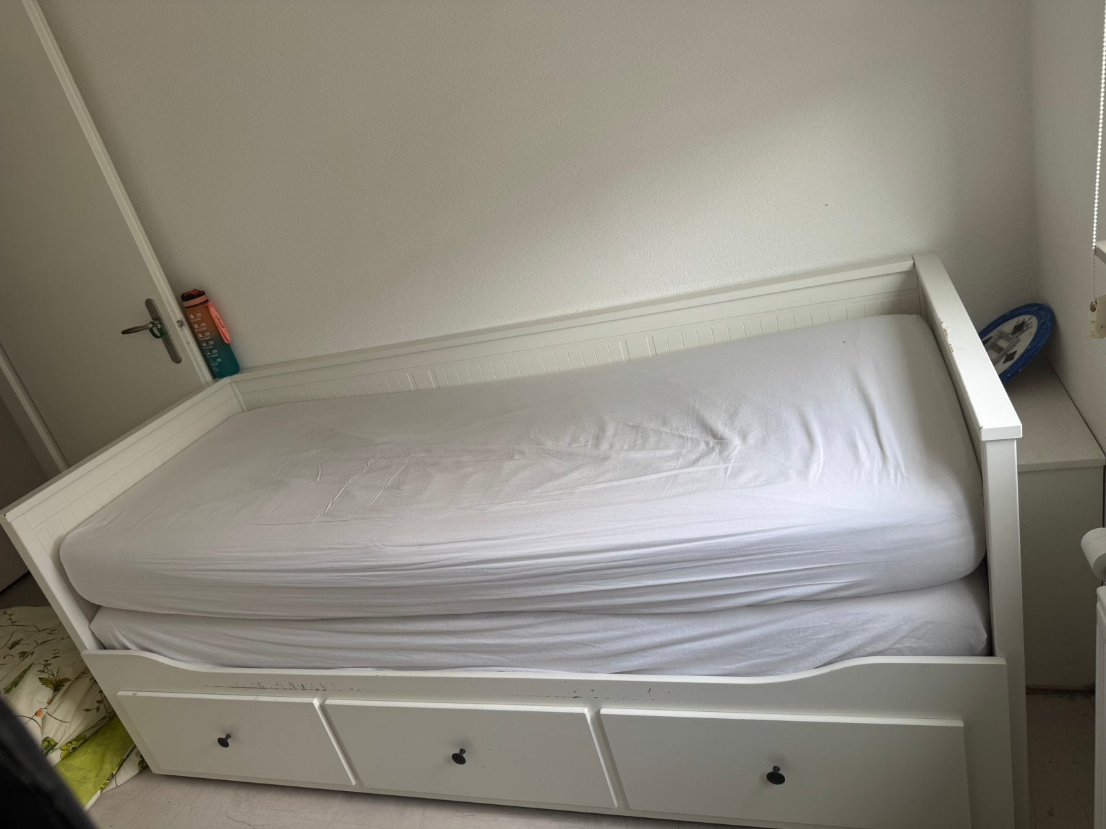 Ikea Hemnes bed +matrassen, Ophalen, Wit, Tweepersoons, Zo goed als nieuw