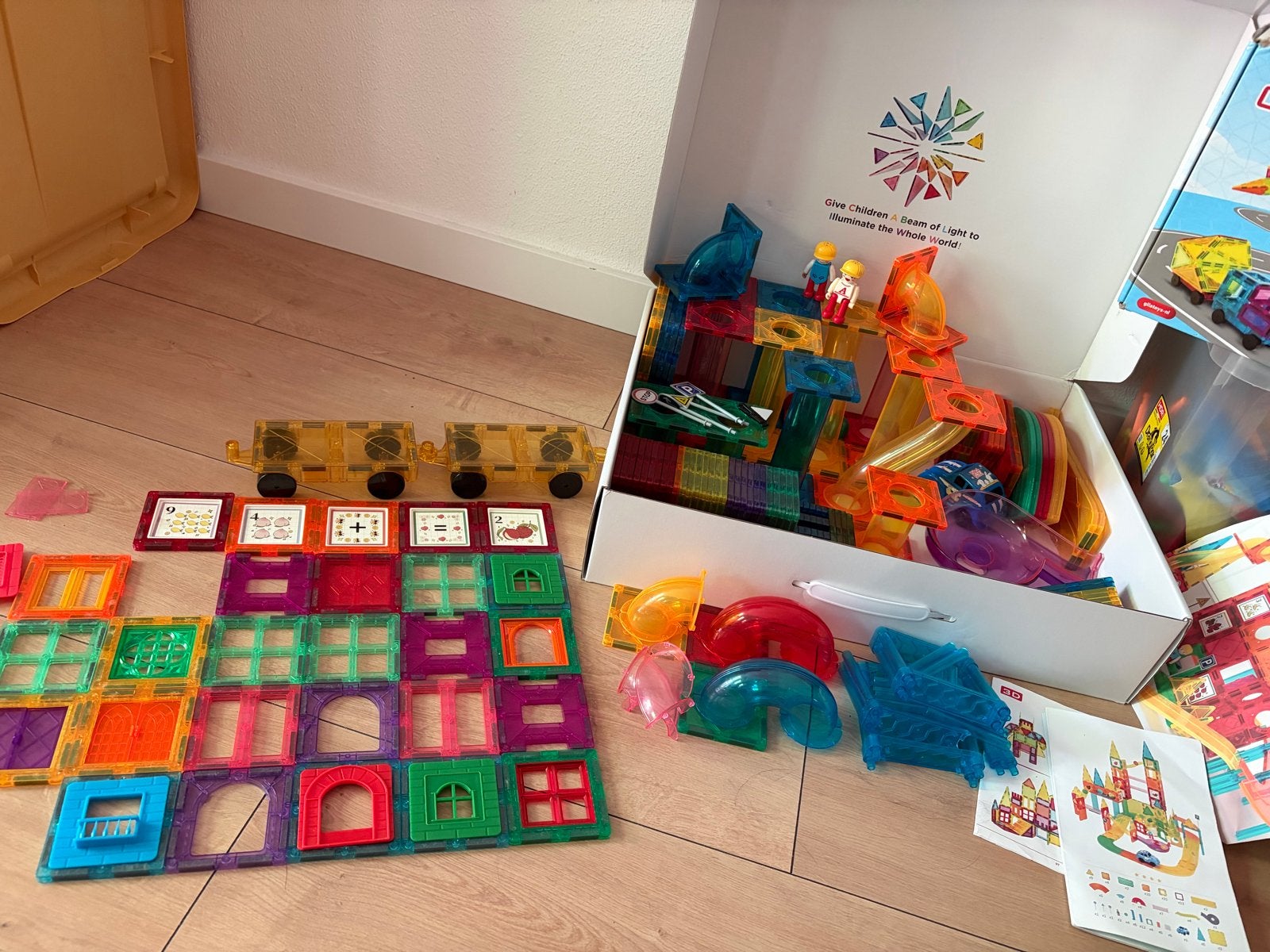 2 complete, grote sets magnetic tiles, Ophalen of Verzenden, Gebruikt, Overige merken