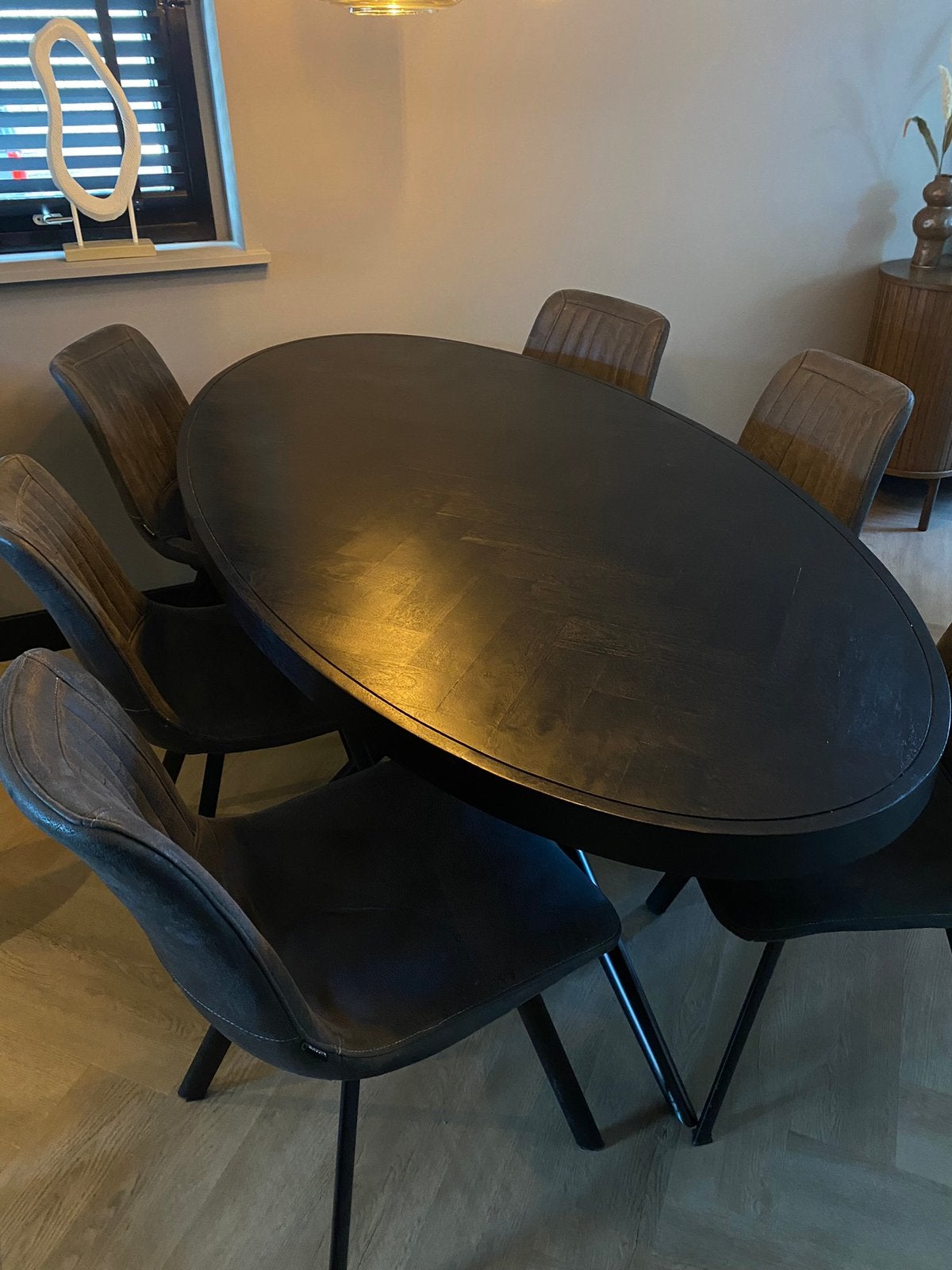 Zwarte ovale eettafel 200cm visgraat patroon merk Bruuts, Ophalen, Ovaal, 200 cm of meer, 100 tot 150 cm