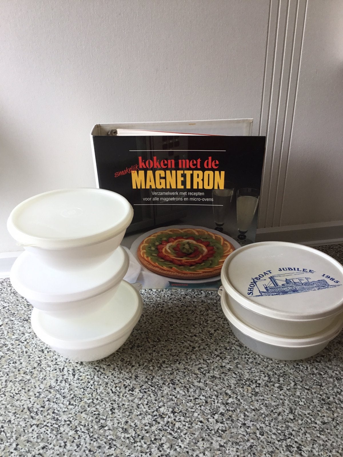 Tupperware jaren zeventig met kookboek, Ophalen of Verzenden, Zo goed als nieuw, Overige typen
