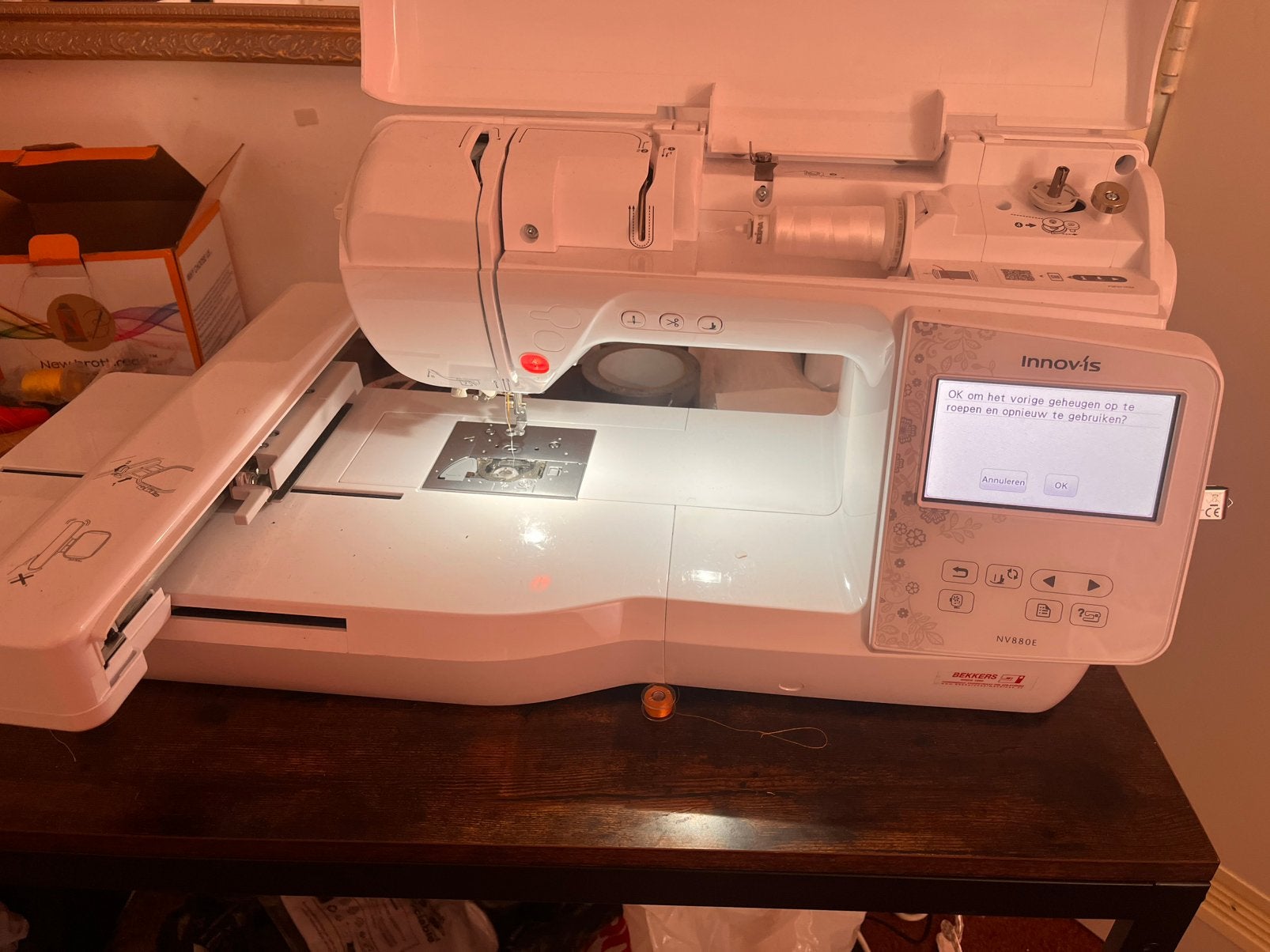 Brother innovis nv880e zo goed als nieuw + accessoires, Ophalen of Verzenden, Zo goed als nieuw, Machineborduren, Borduurmachine