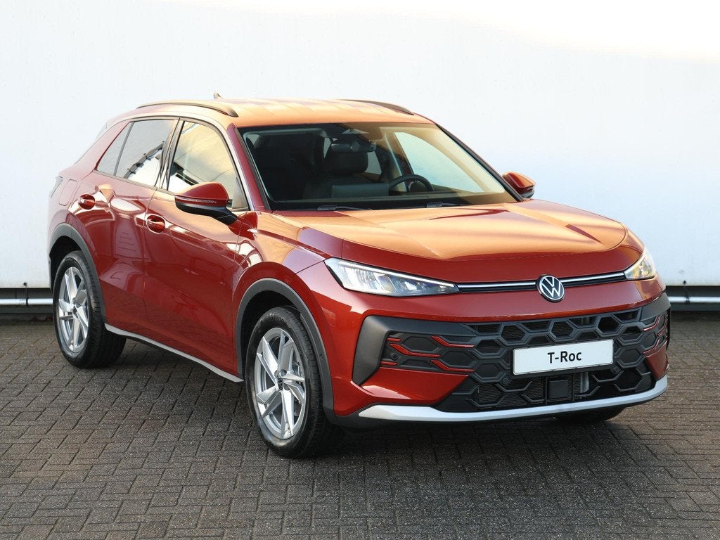 Volkswagen T-Roc Life First Edition 1.5 eTSI 116 PK | Trekha, Auto's, Volkswagen, Stof, 1498 cc, 4 cilinders, 116 pk