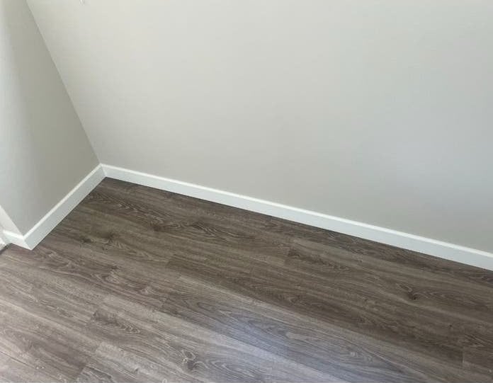 PROFESSIONELE PLINTENLEGGER – STRAK & VAKKUNDIG, Doe-het-zelf en Verbouw, Ophalen, Nieuw, Mdf, Overige typen
