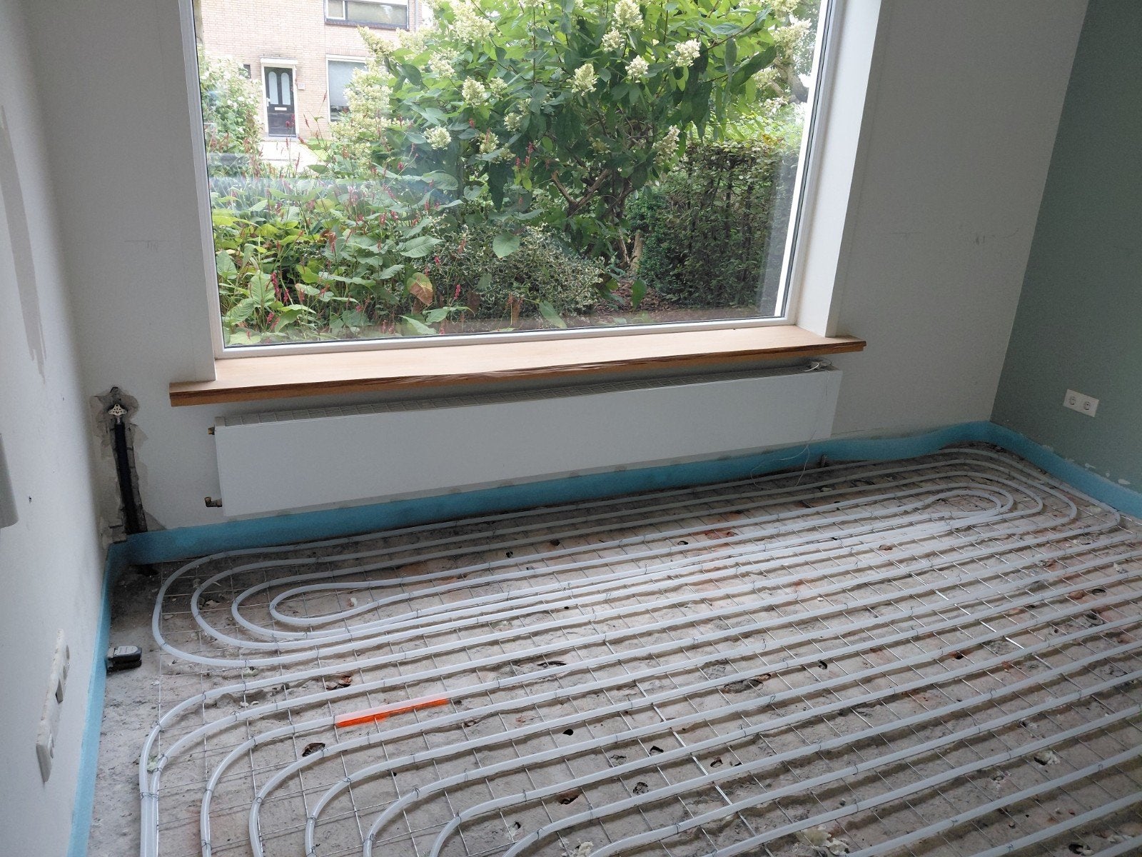 Strakke radiator, wit, modern design, 240x30cm, Ophalen, Gebruikt, Minder dan 30 cm, Radiator
