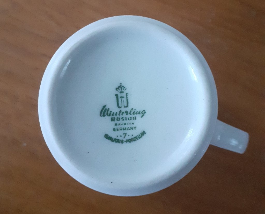 7 kopjes en schotels, Overige materialen, Gebruikt, Ophalen of Verzenden, Overige stijlen