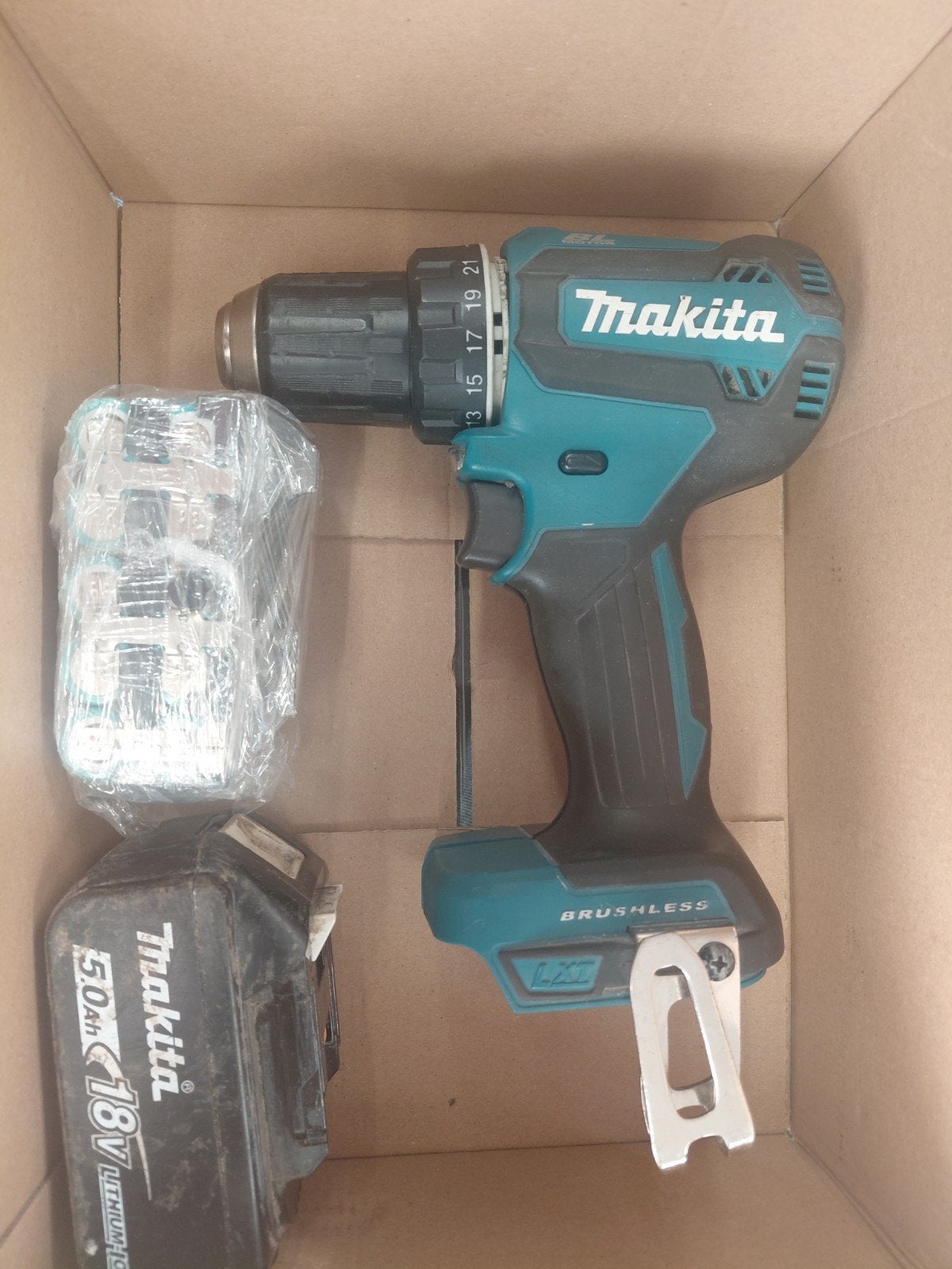 Makita schroeftol en accus (defect), Ophalen of Verzenden, Gebruikt, Boormachine