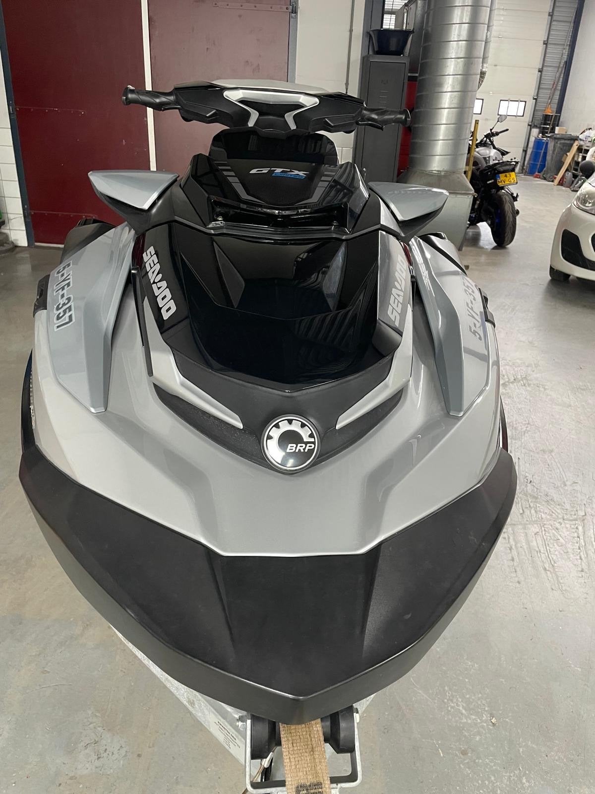 Sea-Doo GTX 300 Limited Waterscooter met Trailer, Watersport en Boten, Jetski's en Waterscooters, Ophalen, Zo goed als nieuw, Benzine