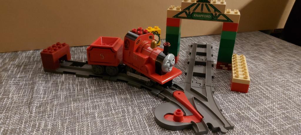 Duplo Thomas de trein - James at Knapford station, Ophalen of Verzenden, Zo goed als nieuw, Duplo, Complete set