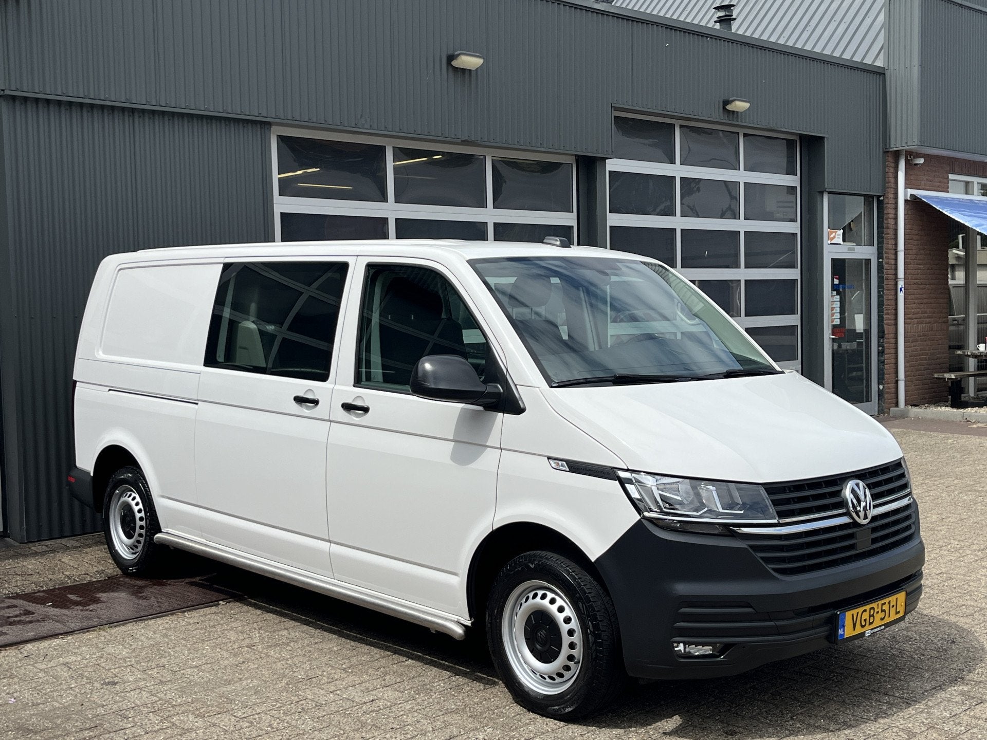 Volkswagen Transporter 2.0 TDI L2H1 DC 150pk Airco Cruise co, Voorwielaandrijving, Gebruikt, 4 cilinders, 150 pk
