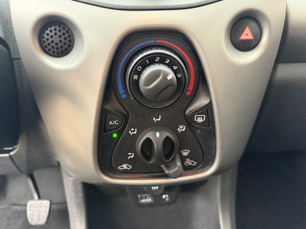 Citroen C1 1.0 E-VTI FEEL AIRCO, Auto's, Voorwielaandrijving, Gebruikt, Euro 6, 4 stoelen