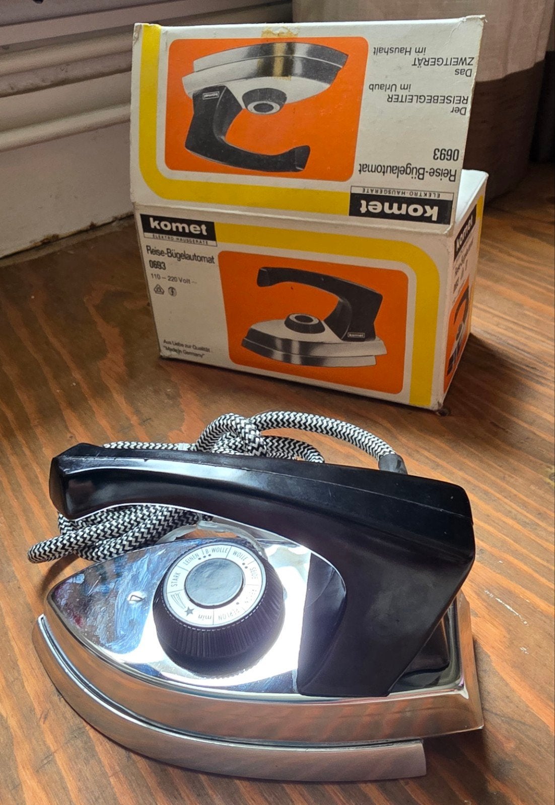Vintage Komet Reisstrijkijzer - Ongebruikt in Doos, Ophalen of Verzenden, Nieuw, Strijkijzer met snoer