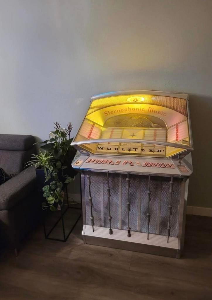 Prachtige originele Wurlitzer 2504 jukebox met mooie singles, Met singles, Gebruikt, 1950 tot 1960, Ophalen of Verzenden