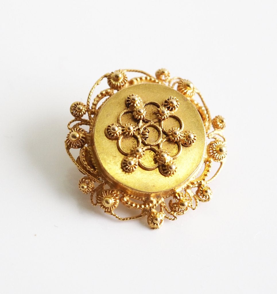 18 krt gouden Zeeuwse knop-broche, Ophalen of Verzenden, Goud, Broche