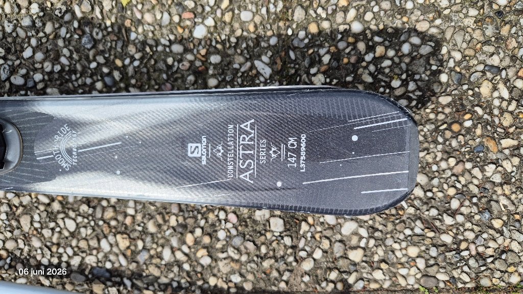 Ski's (Salomon) en stokken, Ophalen, 140 tot 160 cm, Salomon, Zo goed als nieuw