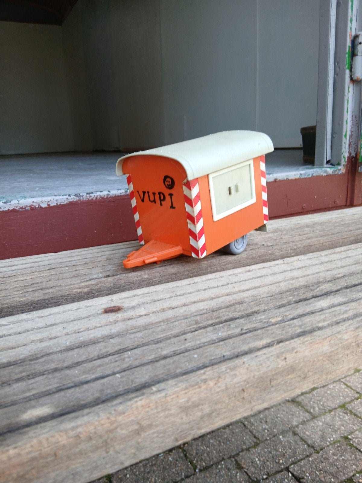 clubhuis werkruimte logeerplek pipowagen, Ophalen