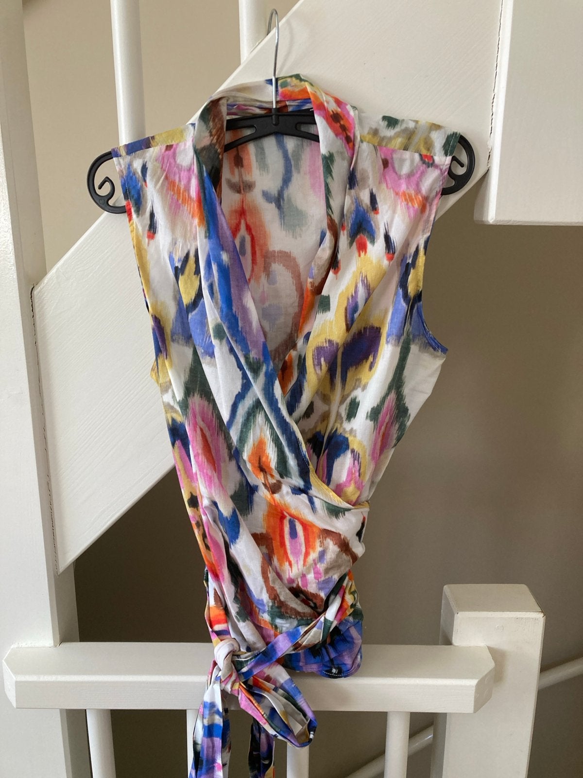 Purdey mouwloze overslagblouse, batikdessin, maat 42, Kleding | Dames, Blouses en Tunieken, Ophalen of Verzenden, Nieuw, Maat 42/44 (L)