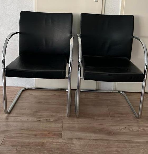 Artifort stoelen, 2 stuks, Huis en Inrichting, Stoelen, Ophalen, Zo goed als nieuw, Bruin, Twee