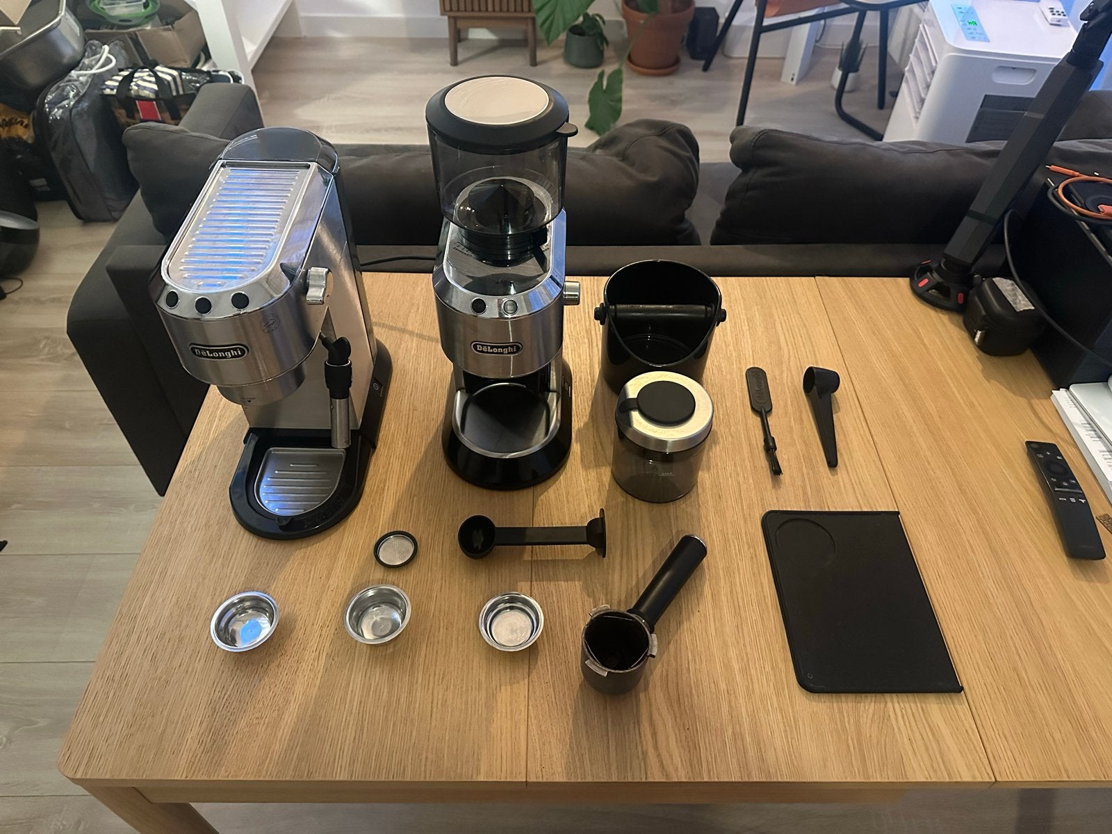 De'Longhi Dedica Style espressomachine met bonenmaler, Ophalen, Afneembaar waterreservoir, Espresso apparaat, Gemalen koffie