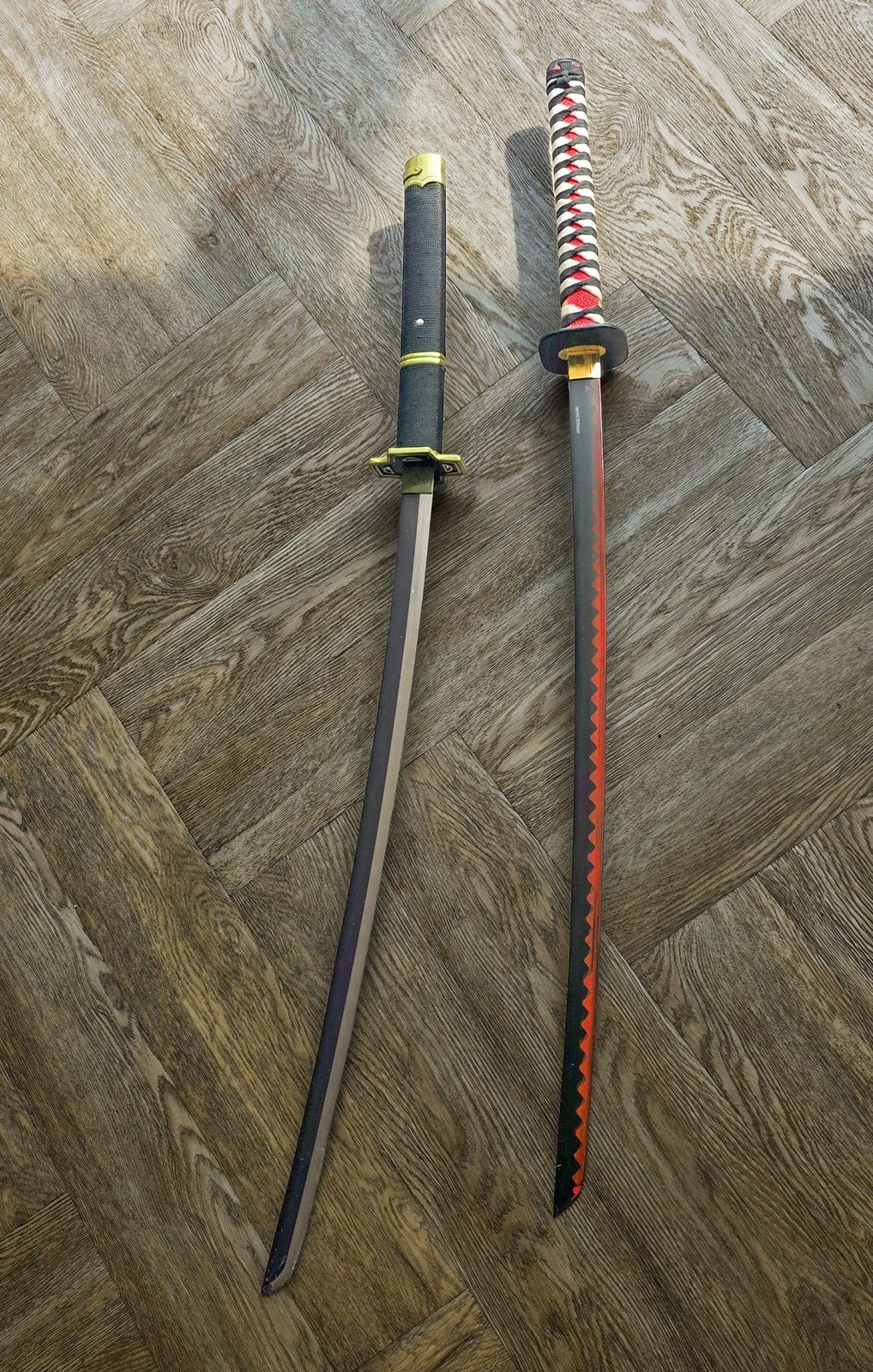 Twee decoratieve katana samoeraizwaarden, Ophalen of Verzenden, Zo goed als nieuw