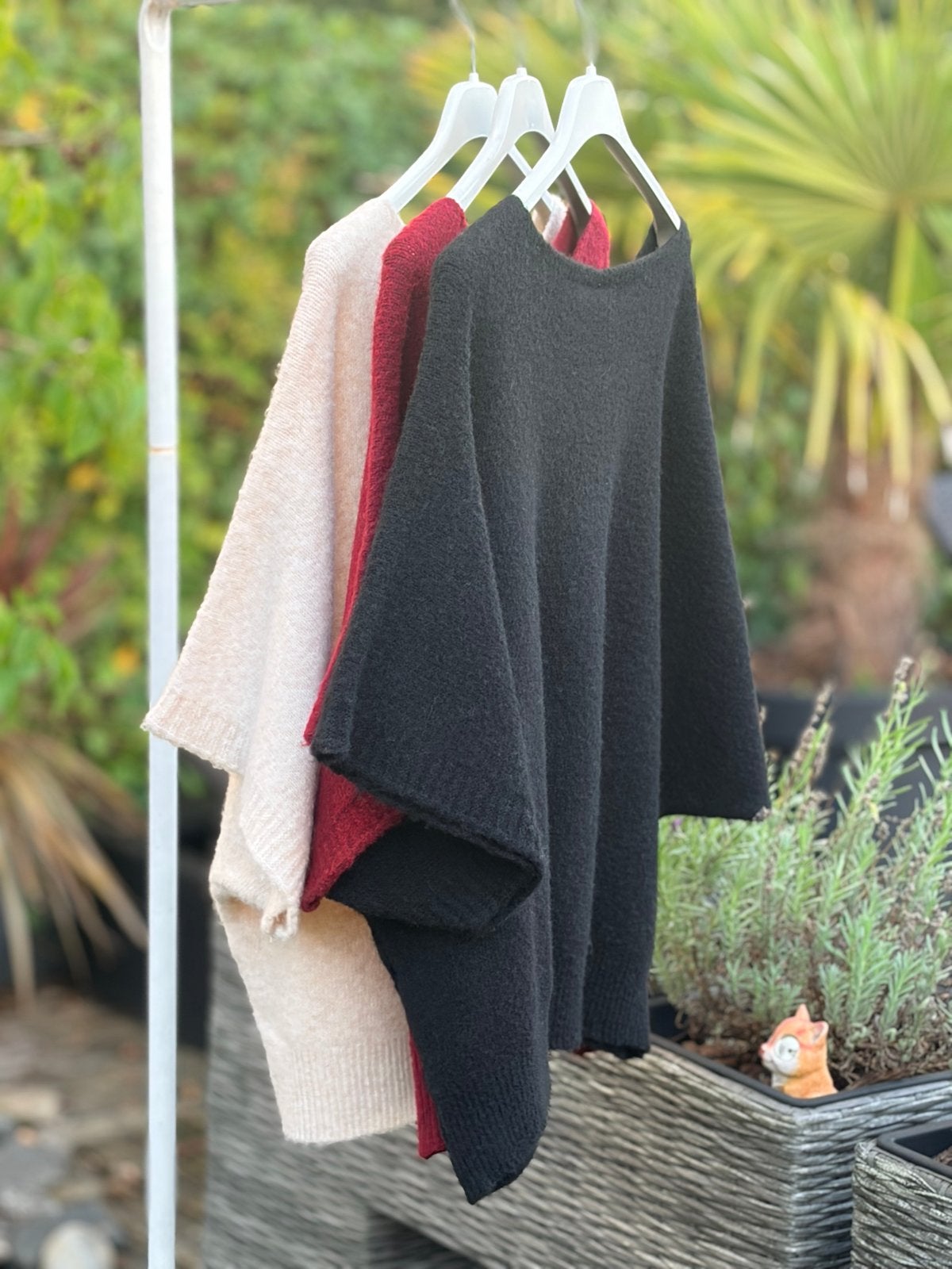 Comfortabele gebreide poncho trui - Diverse kleuren, Ophalen of Verzenden, Nieuw, Maat 38/40 (M), Beige