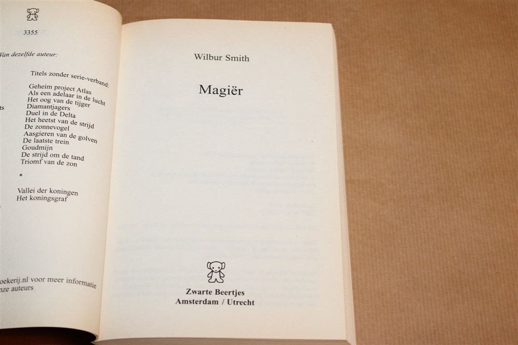 Magiër — Wilbur Smith, Egyptisch Avontuur, Ophalen of Verzenden, Zo goed als nieuw