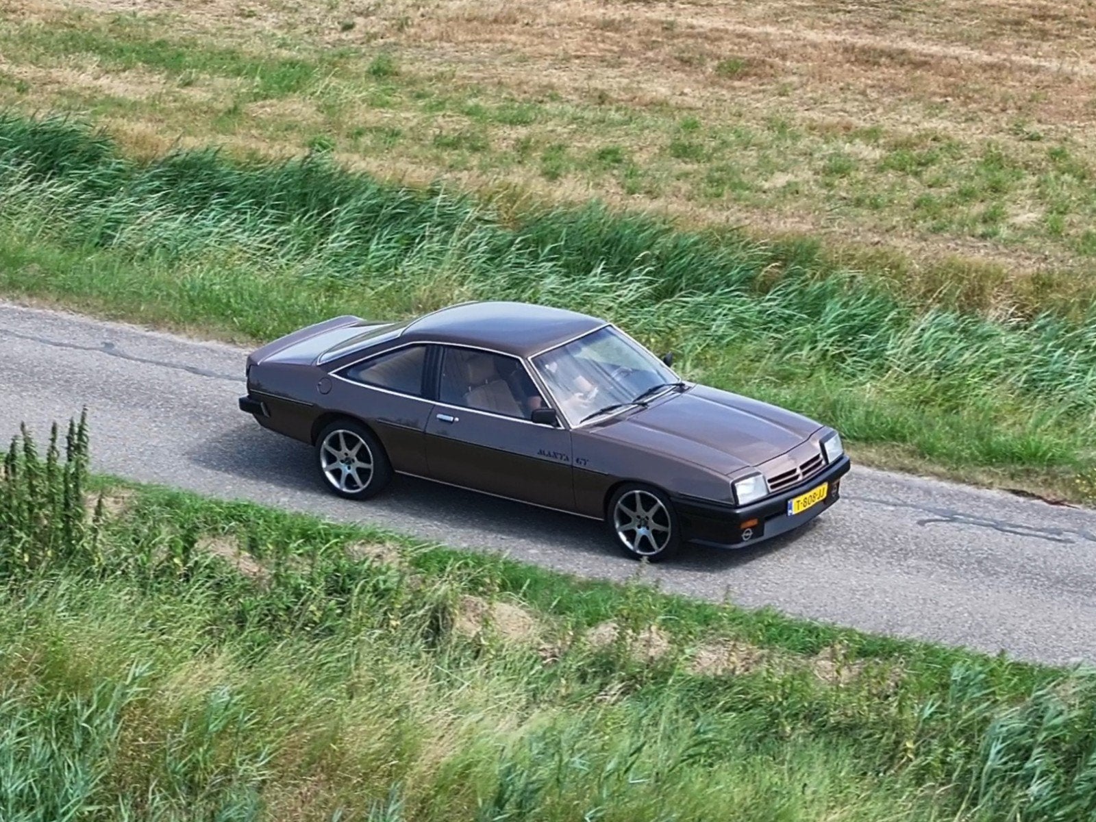 Opel Manta 1600 met Video!!! nieuwe APK, 74 pk, Bruin, Bedrijf, 999 kg