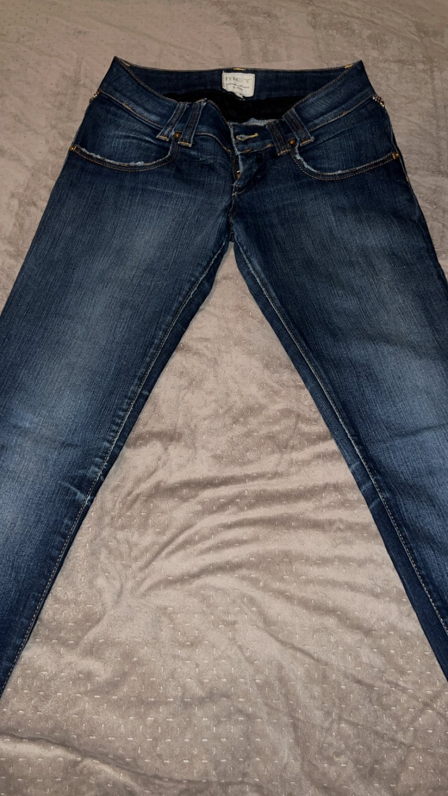 MET Jeans met strass steentjes - Maat W27, Ophalen of Verzenden, Zo goed als nieuw, Blauw, W27 (confectie 34) of kleiner
