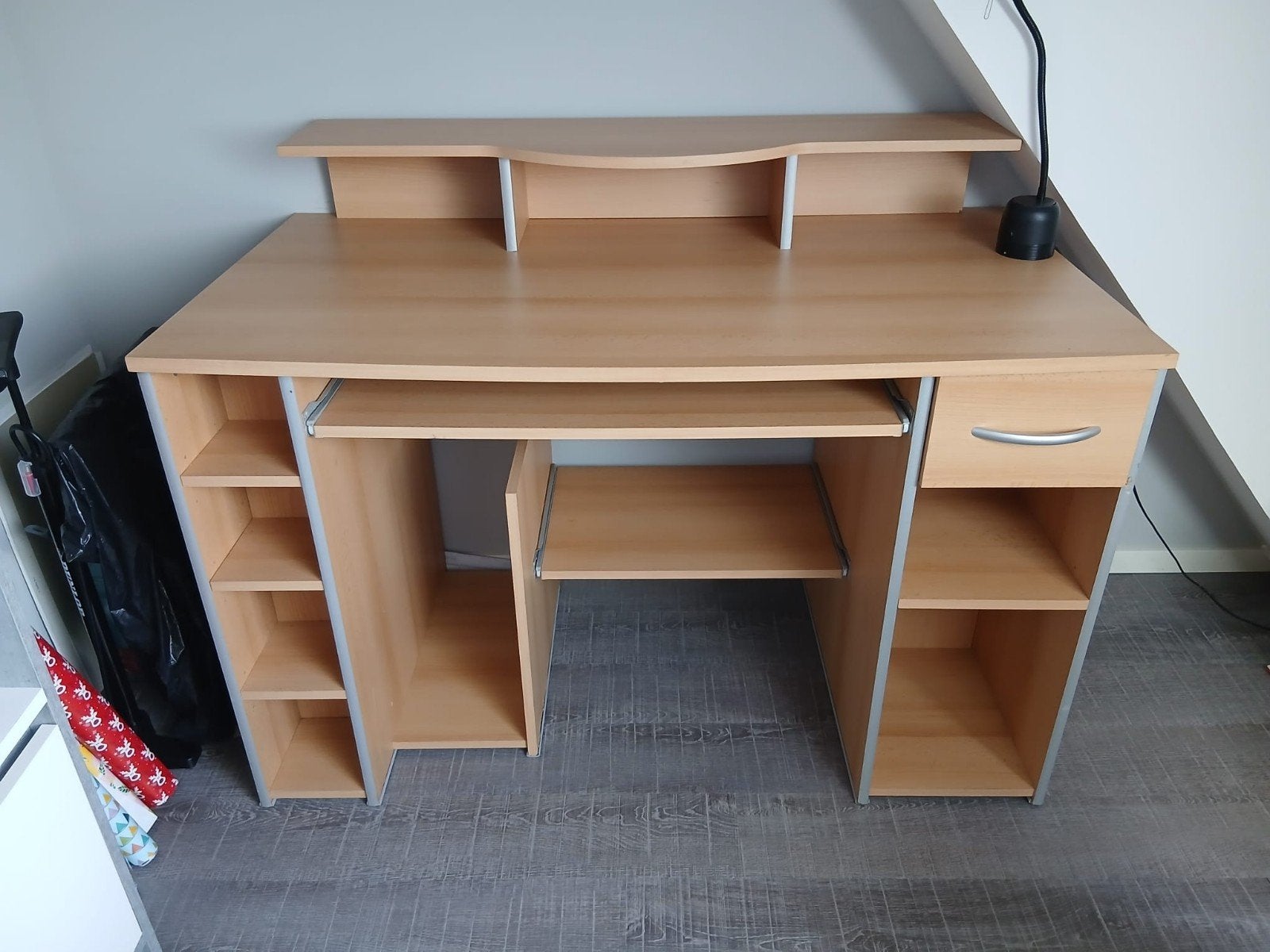 Leuk "brugklas" bureau. Wie kunnen we er blij mee maken ?, Ophalen, Gebruikt, 120 cm, 65 cm