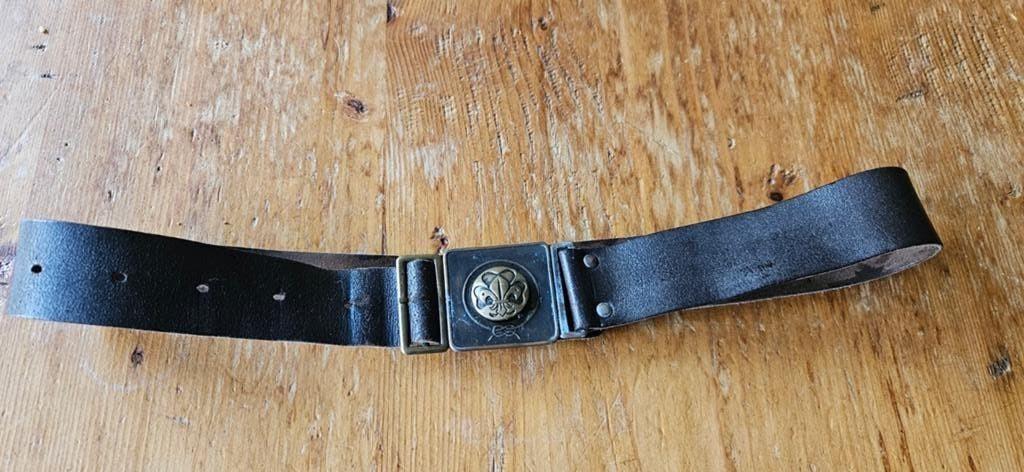 Originele Jaren '80 Scouting Riem - Leer, Max 90cm, Verzamelen, Scouting, Gebruikt, Kleding, Ophalen of Verzenden