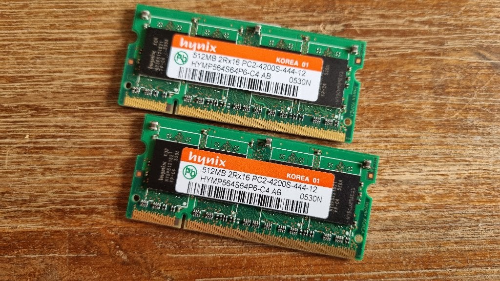 2x Hynix 512mb 2Rx16 Ram Memory PC2-4200S-444-12 DDR2, 1 GB of minder, Refurbished, Ophalen of Verzenden, DDR2