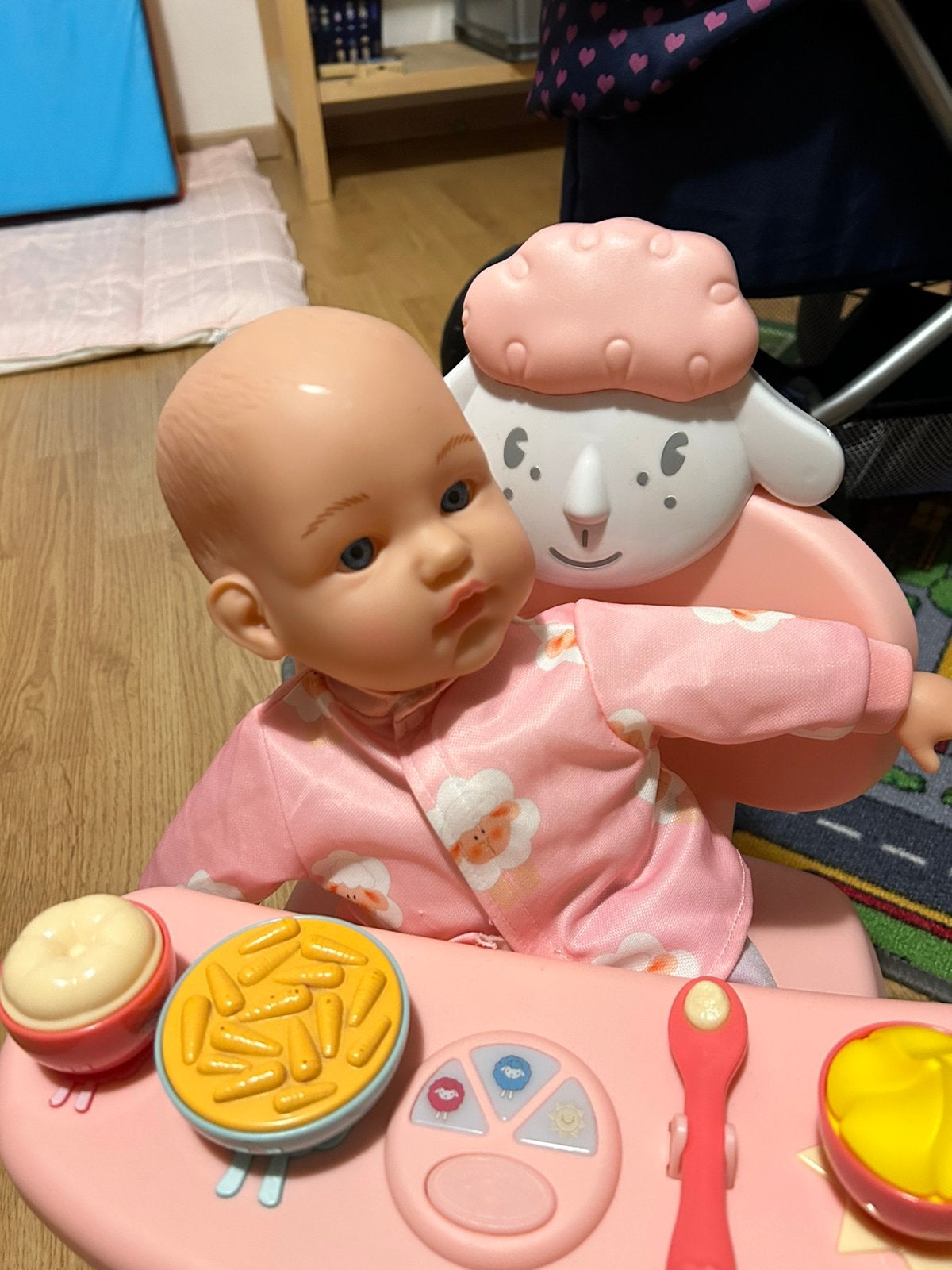 Babypop met babystoeltje als nieuw, Ophalen, Zo goed als nieuw