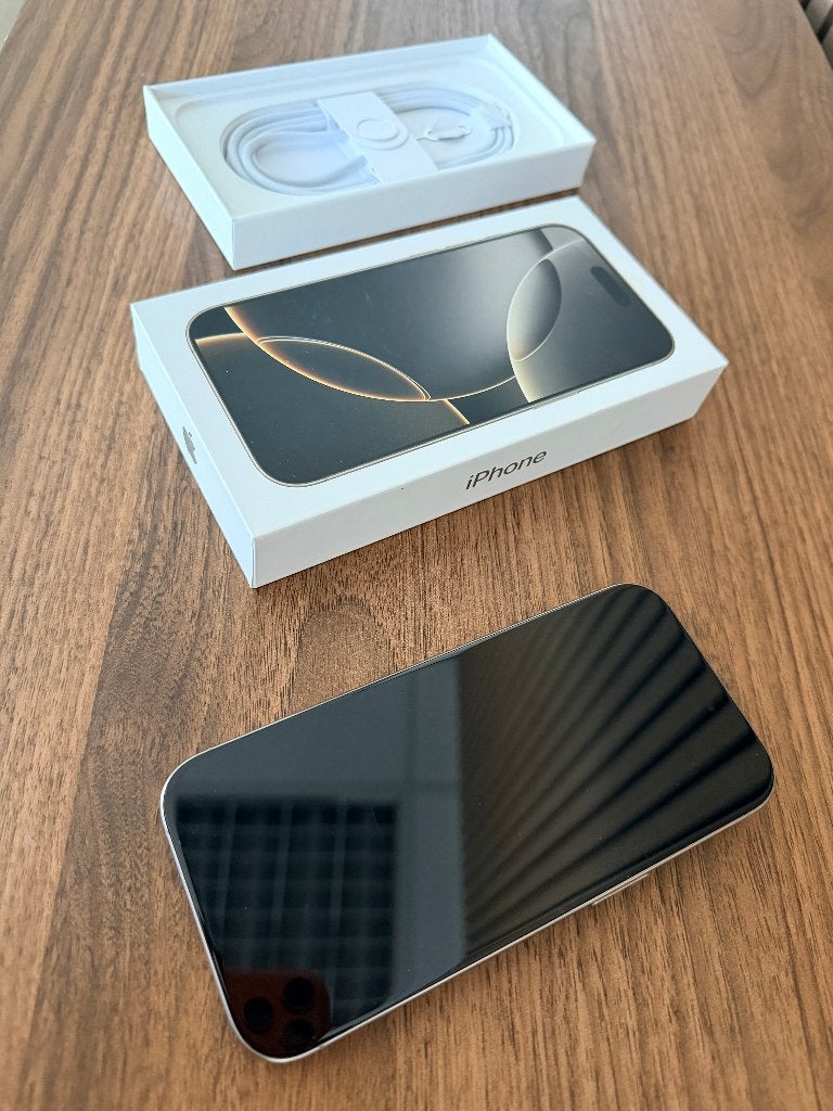 Foto 3 van iPhone 16 Pro 128GB Natural Titanium – 91% batterij