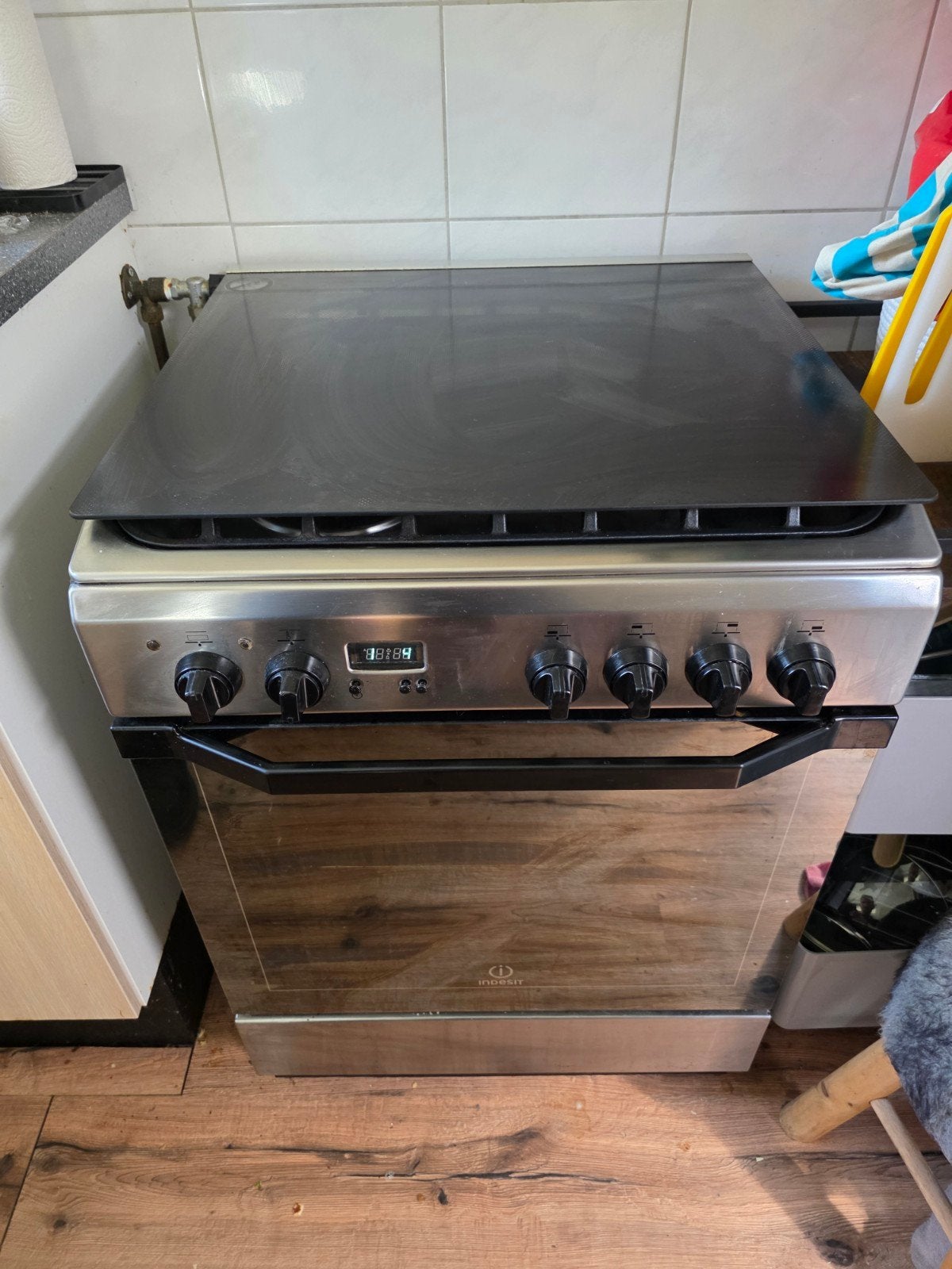Indecit gasfornuis / oven vrijstaand 60cm, Ophalen, Gebruikt, 4 kookzones, Gas