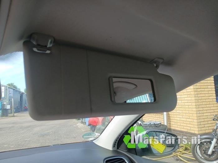 Zonneklep van een Volkswagen Golf, Gebruikt, -, Volkswagen, -