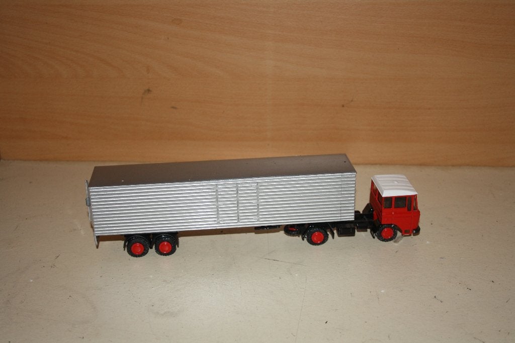Lion car Daf 2600 trekker met euro trailer, Ophalen of Verzenden, Zo goed als nieuw, Bus of Vrachtwagen, Lion Toys