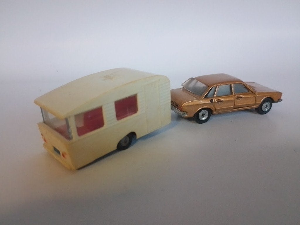 VW Volkswagen K 70 + Sterkeman Caravan, Majorette 1:60, Ophalen of Verzenden, Zo goed als nieuw, Auto