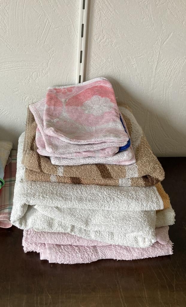 stapeltje handdoeken washandjes Ruilen tegen, Ophalen of Verzenden, Gebruikt, Overige kleuren, Handdoek