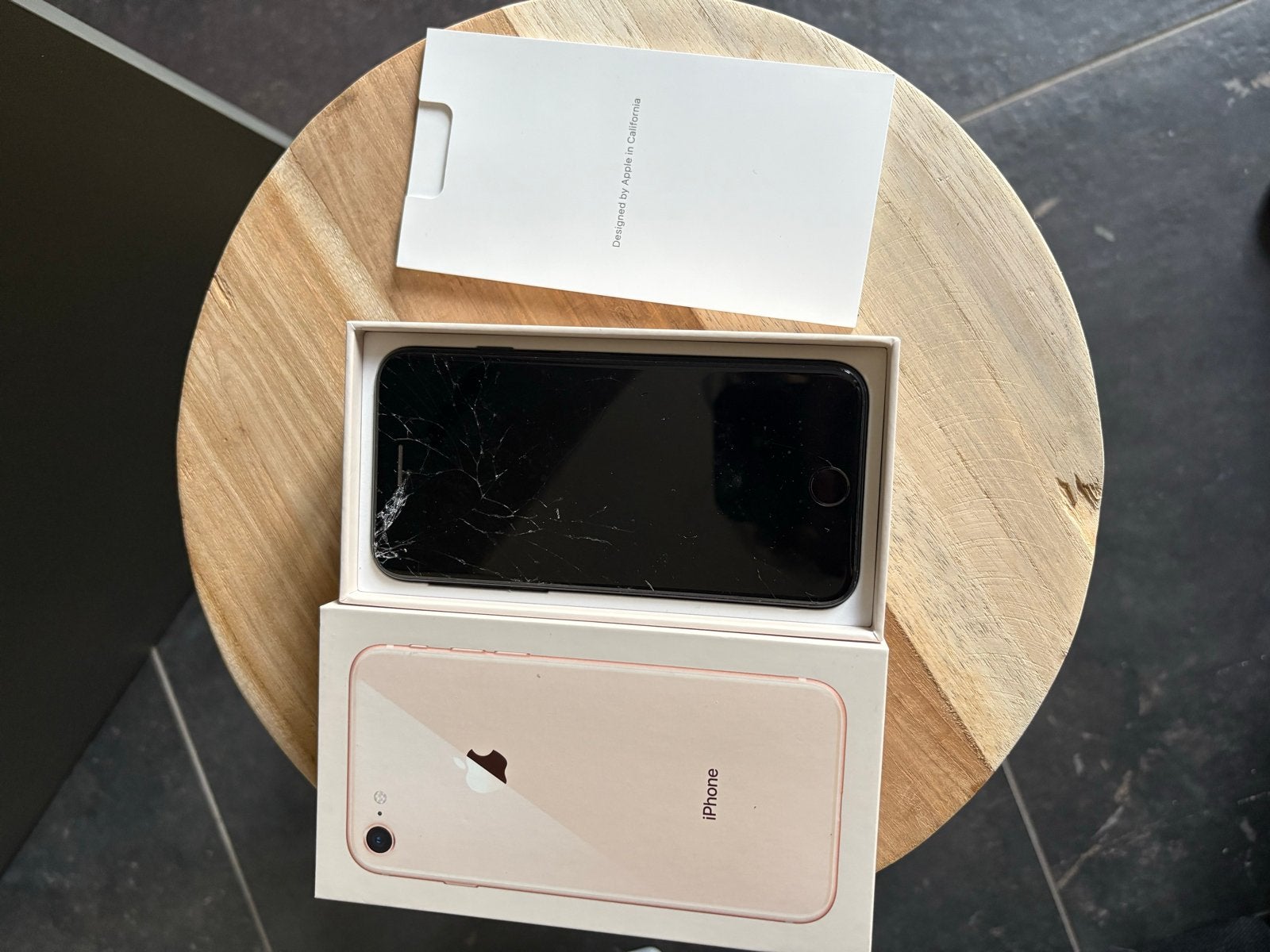 iPhone 8 Zwart - Gebarsten scherm, Telecommunicatie, Mobiele telefoons | Apple iPhone, Niet werkend, iPhone 8, Zwart, Ophalen of Verzenden