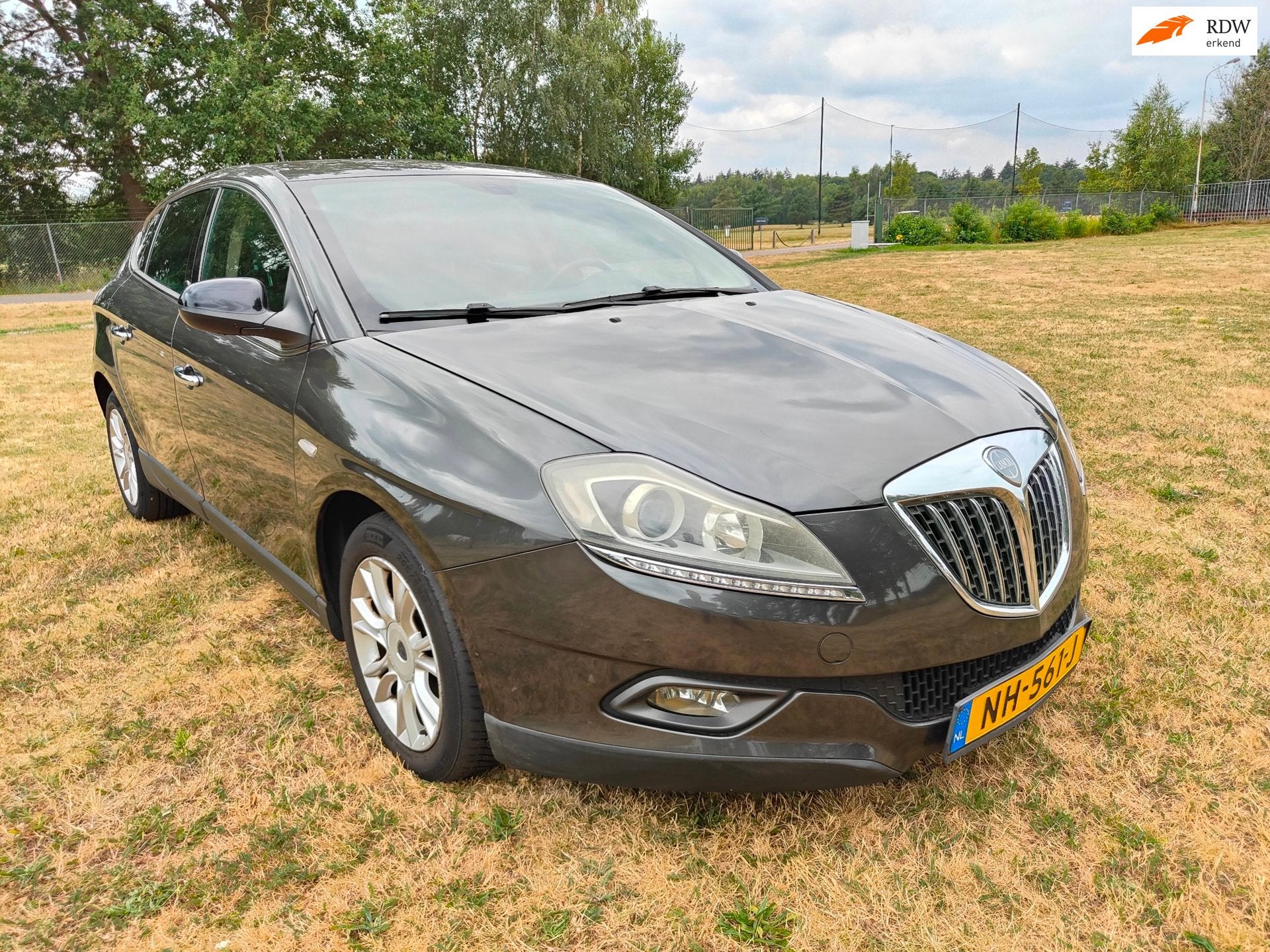 Lancia Delta 1.6-16V Gold ( Dealer onderhouden), Auto's, Lancia, Stof, Gebruikt, 4 cilinders, 116 pk