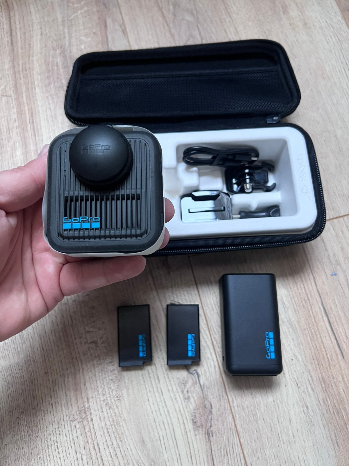 Foto 4 van Gopro Max 2 Power Bundle