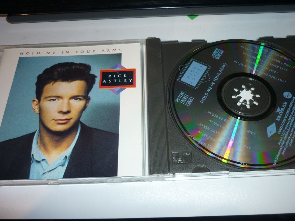 Rick Astley de cd hold mi in your arms, Verzenden, Zo goed als nieuw