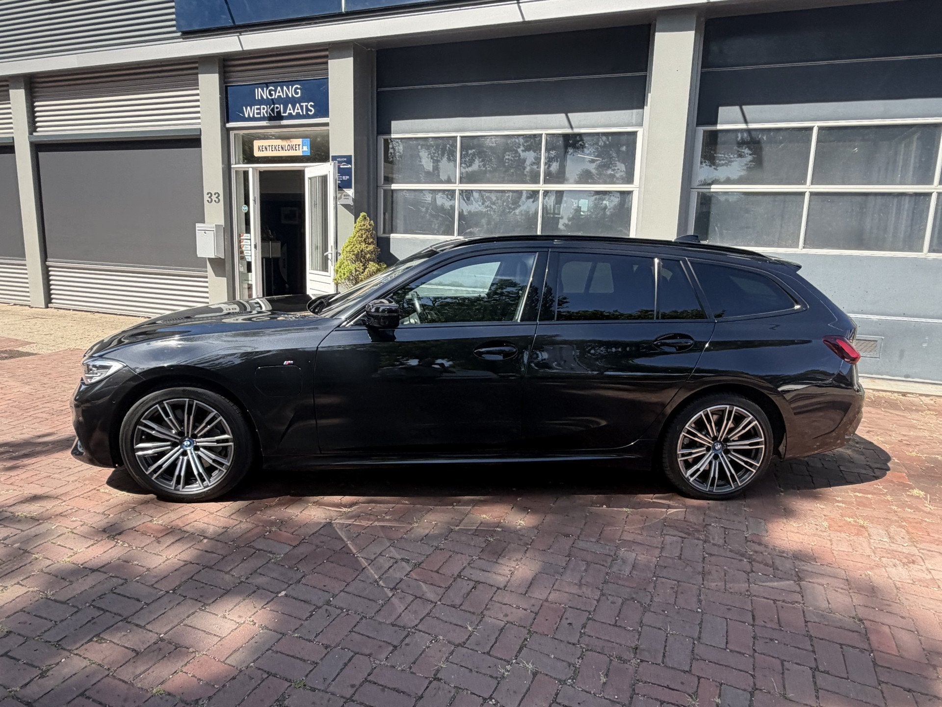 BMW 3 Serie Touring 330e Business Edition Plus Bj 2022 292PK, Automaat, 1998 cc, Achterwielaandrijving, Gebruikt
