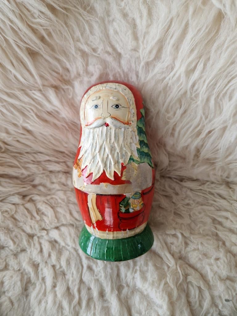 Oude kerstman Matroesjka, Ophalen